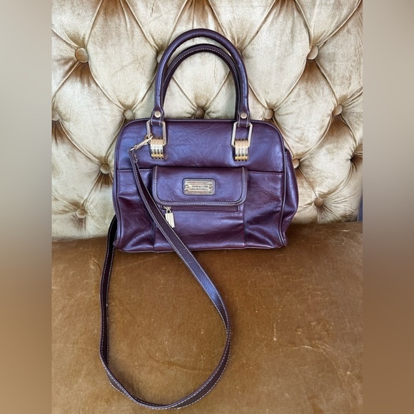 Classic Red/Burgundy Capezio Leather Bag/Purse with Shoulder Crossbody Strap - Picture 7 of 10